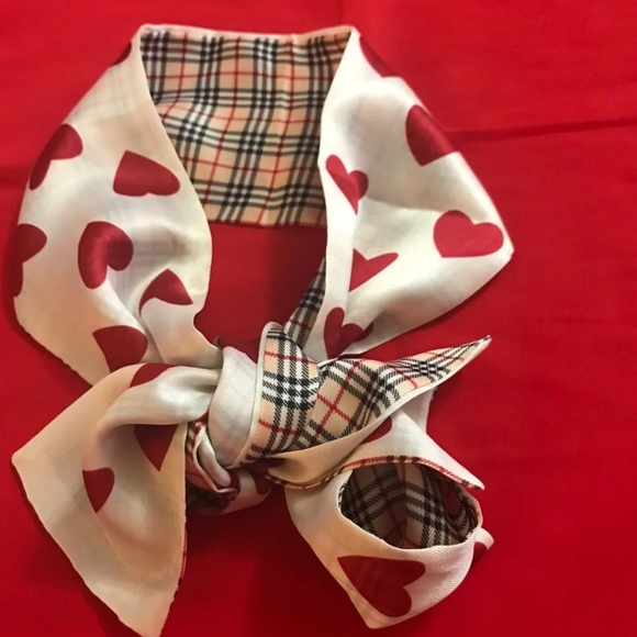 Burberry Accessories - Auth Burberry Scarf 100%Silk/Reversible